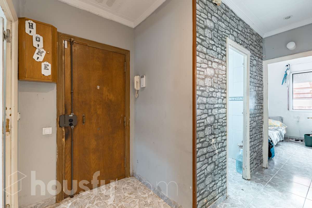 ¡Planta baja con gran terraza de 40 m² y luz todo el día en Les Arenes!-32