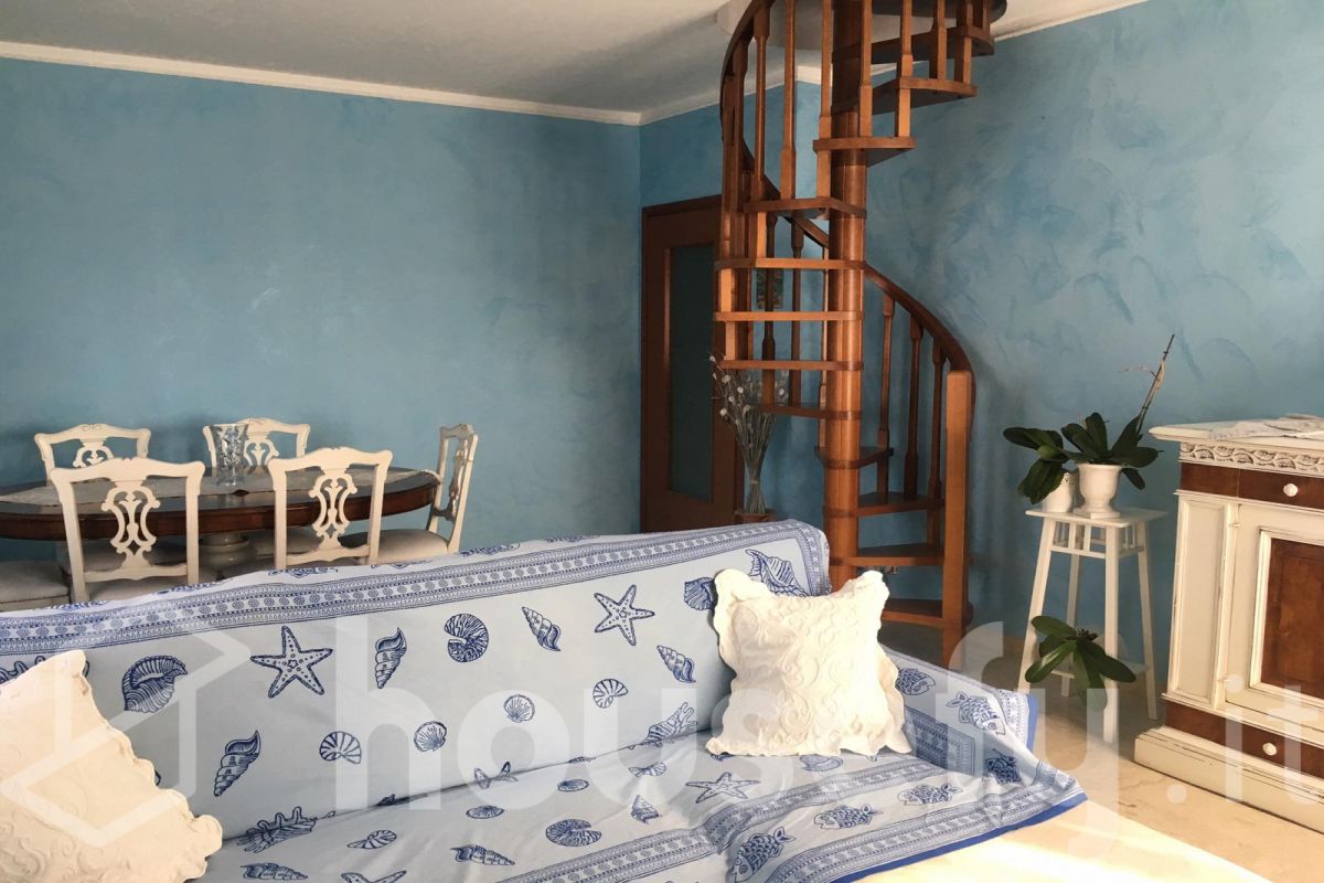 Appartamento in vendita a Via Regina Elena