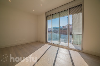 Piso en venta en Avenida Paral.lel 101