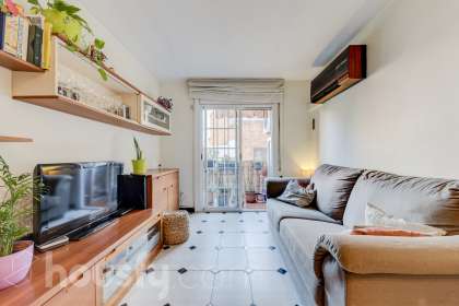 inmobiliaria housfy vende piso en Calle Aritjols