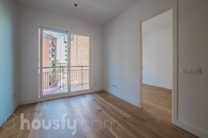 Piso en venta en Calle Corsega