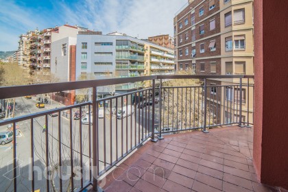 Piso en venta en Calle Corsega