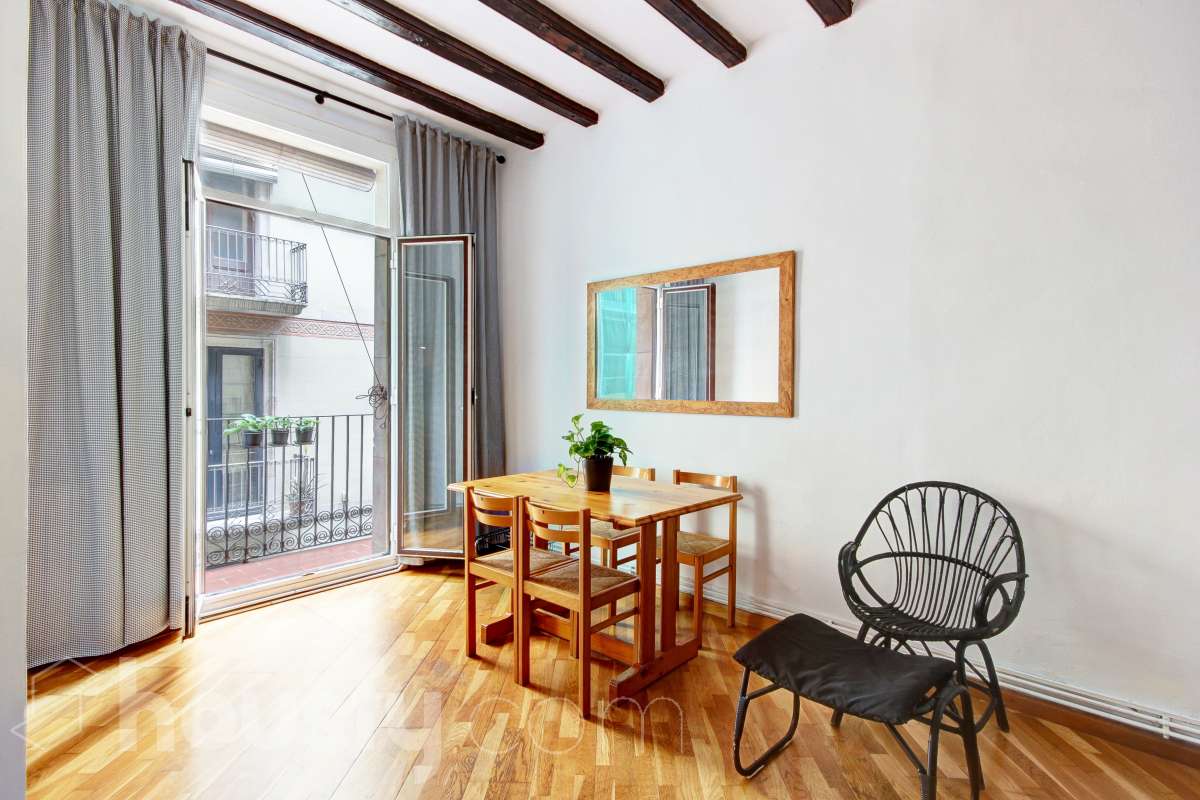 Piso en alquiler en Carrer dels Tallers, Ciutat Vella, Barcelona
