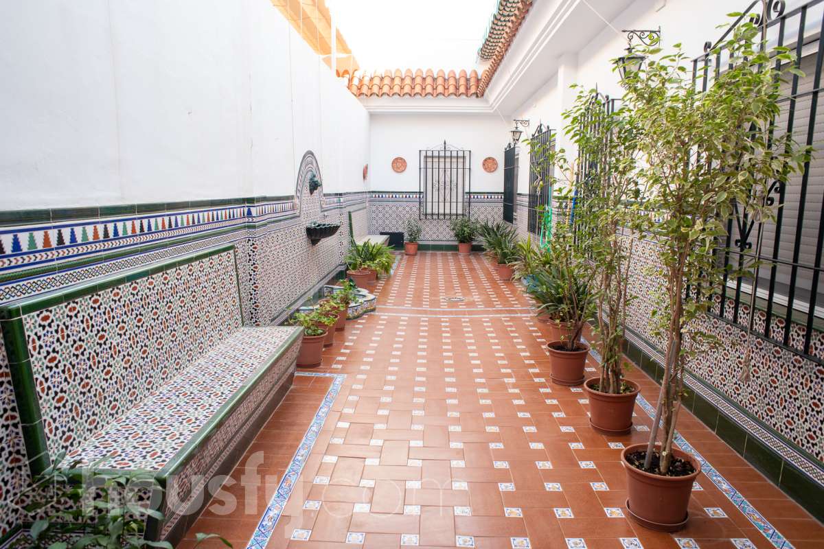 Casa en venta en Calle Amancio Renes, Centro - Doña Mercedes, Dos Hermanas