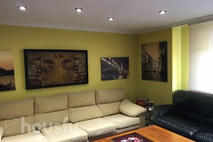 Piso en venta en Rua Madanela