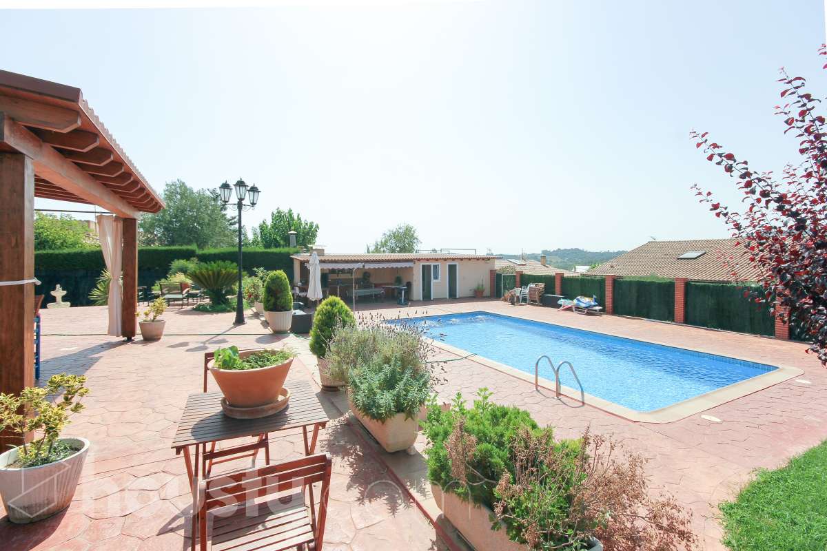 Casa en venta en Carrer Nesprer, Urbanitzacions, Bigues i Riells