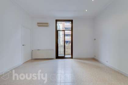 Piso en venta en Calle Diputación