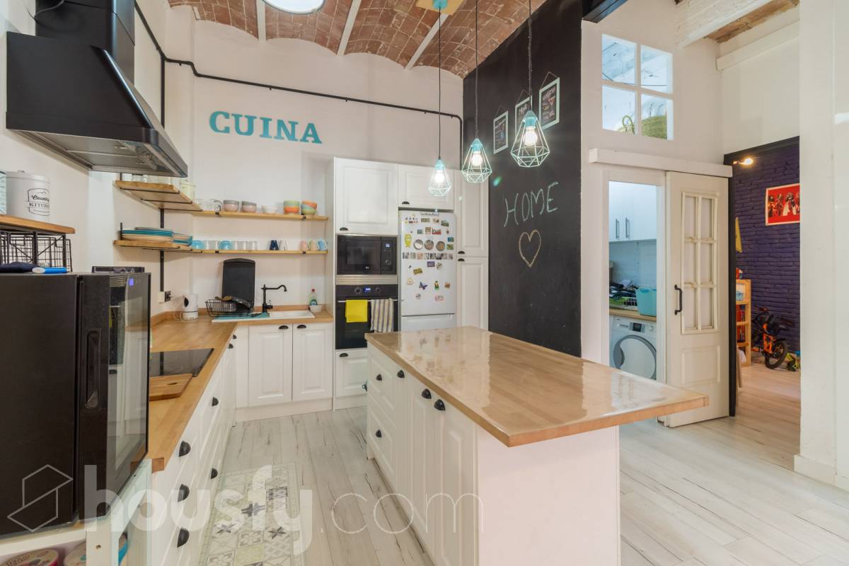 Bajo en venta en Carrer d'Artà, Nou Barris, Barcelona