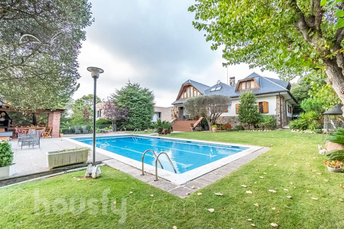 Casa en venta en CL PINETELLS, Matadepera