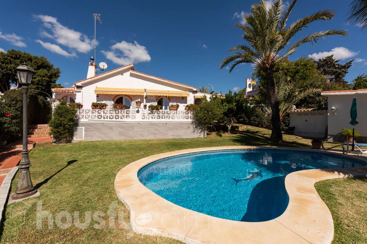 Casa en venta en Pasaje Granada, Las Chapas-El Rosario, Marbella