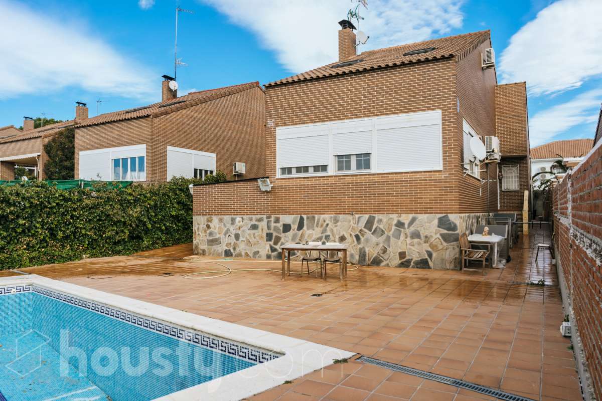 Casa en venta en Calle Pirineos, El Álamo