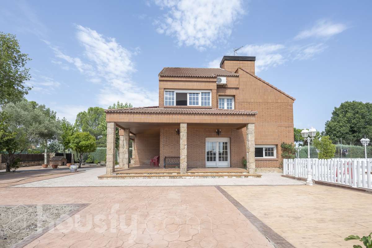 Casa en venta en Calle Cantabria, Castillo - Campodón, Villaviciosa de Odón