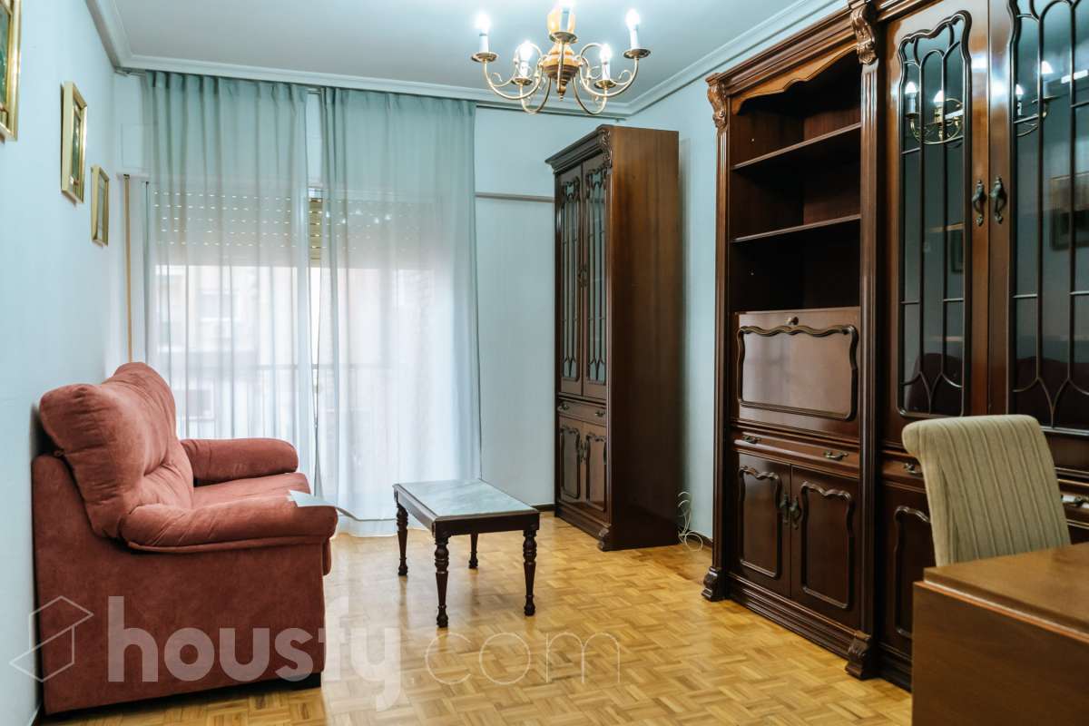 Piso en venta en Calle de Oudrid, Tetuán, Madrid