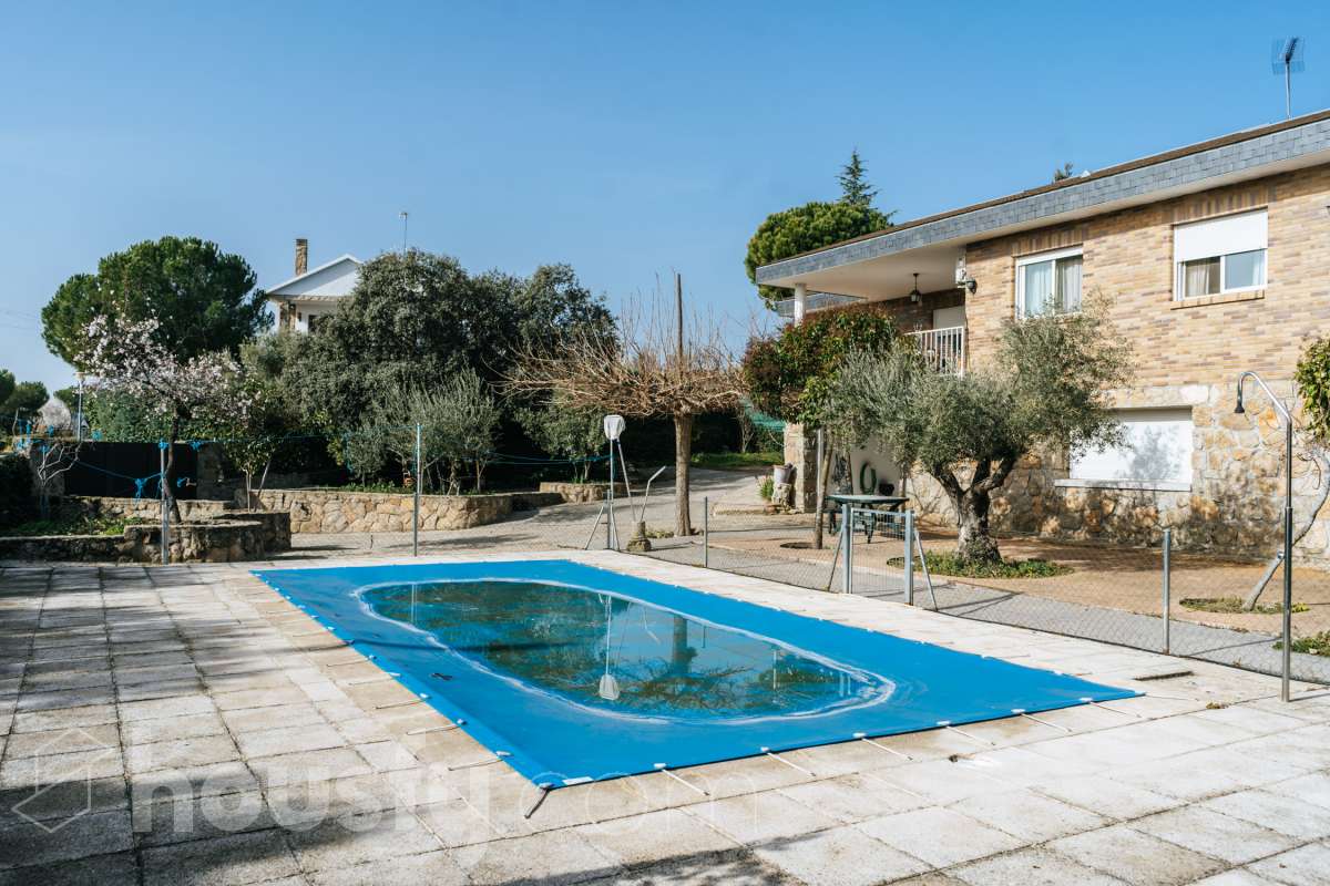 Casa en venta en Calle Tajo, Pino Alto - Navarredonda, Valdemorillo