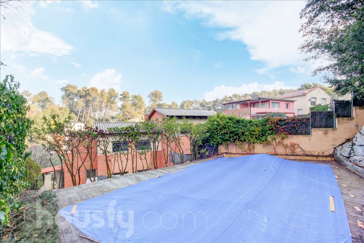 Casa en venta en Avenida Emeterio Escudero, La Floresta - Les Planes, Sant Cugat del Vallès