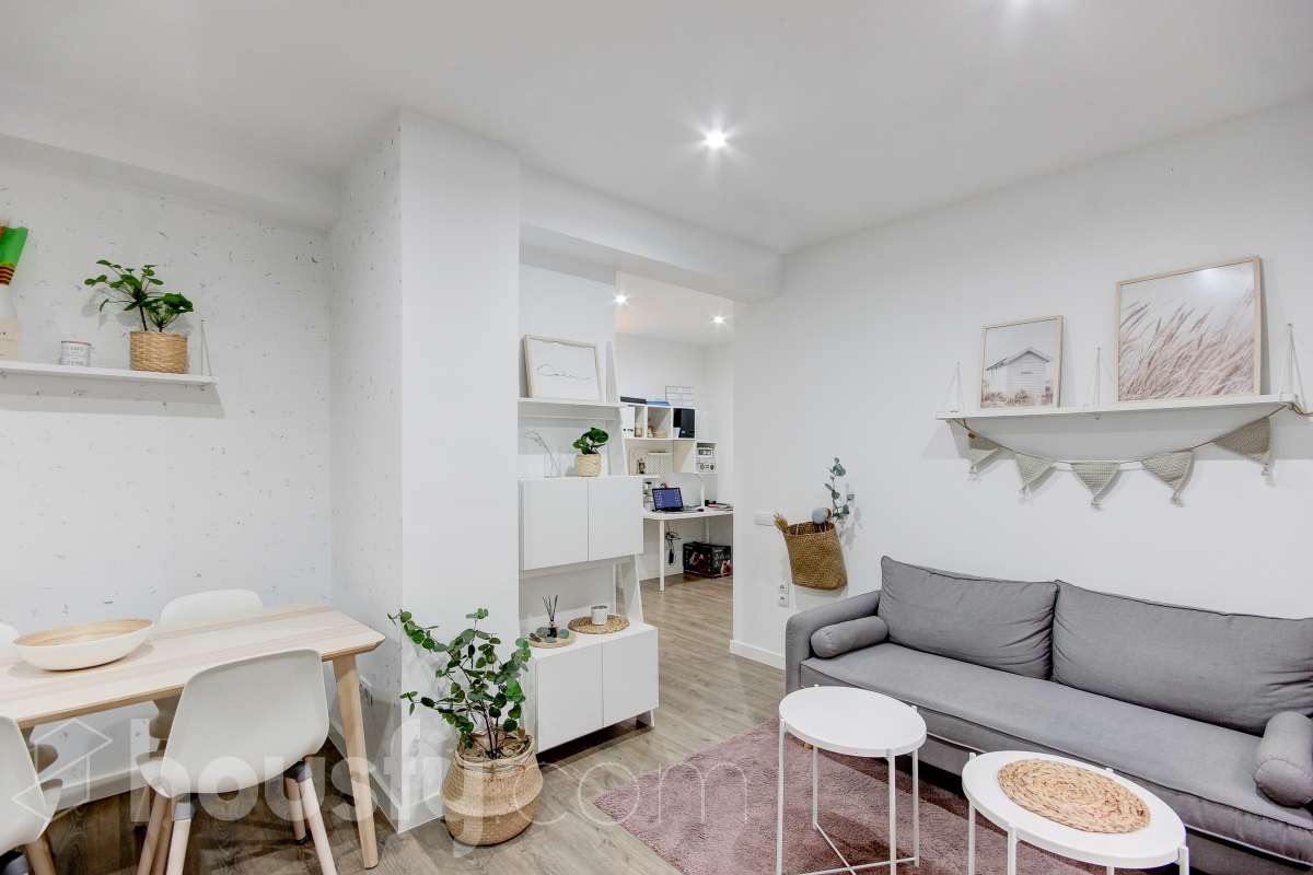 Bajo en venta en Carrer de Josep Feliu i Codina, El Pedró, Cornellà de Llobregat