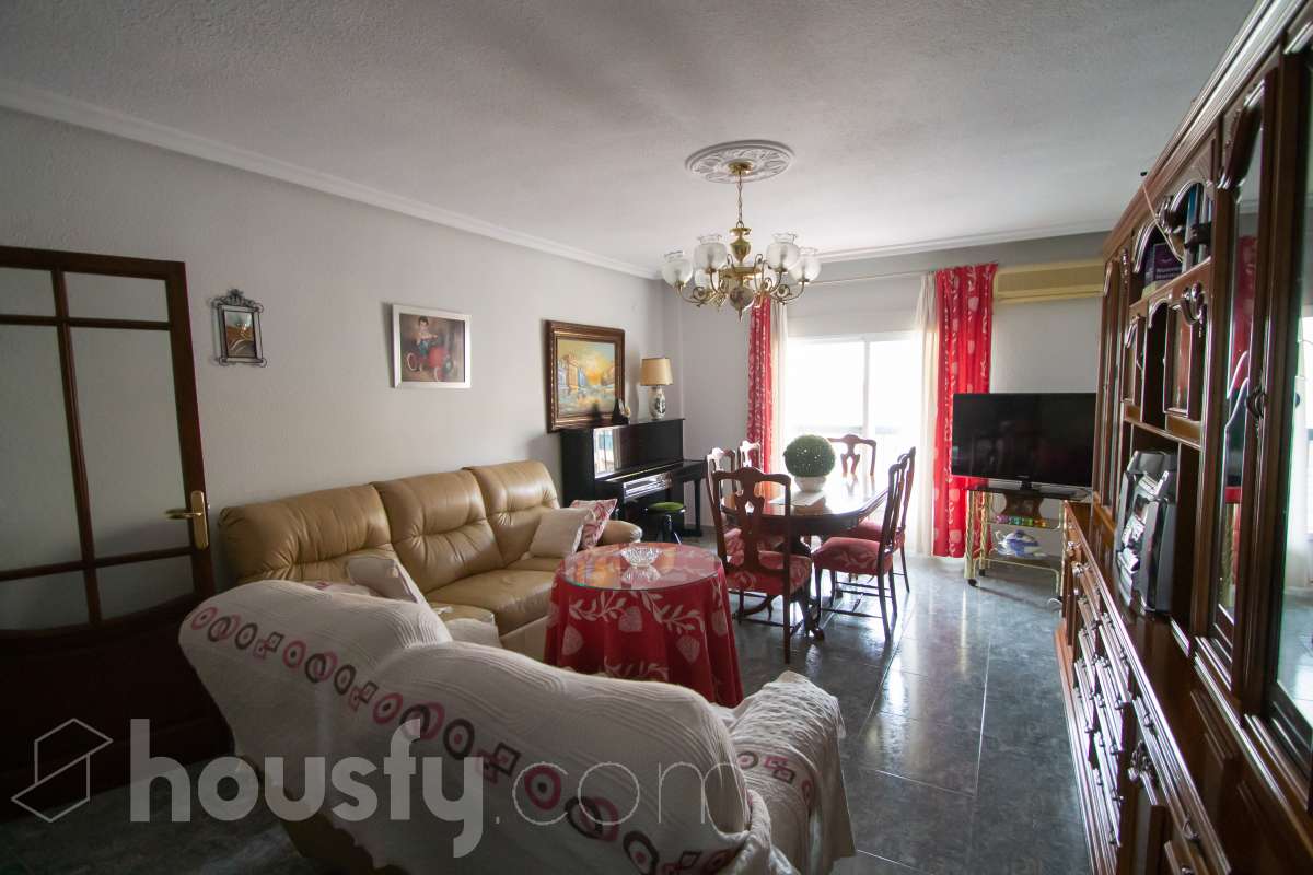 Piso en venta en Avenida de Andalucía, Linares