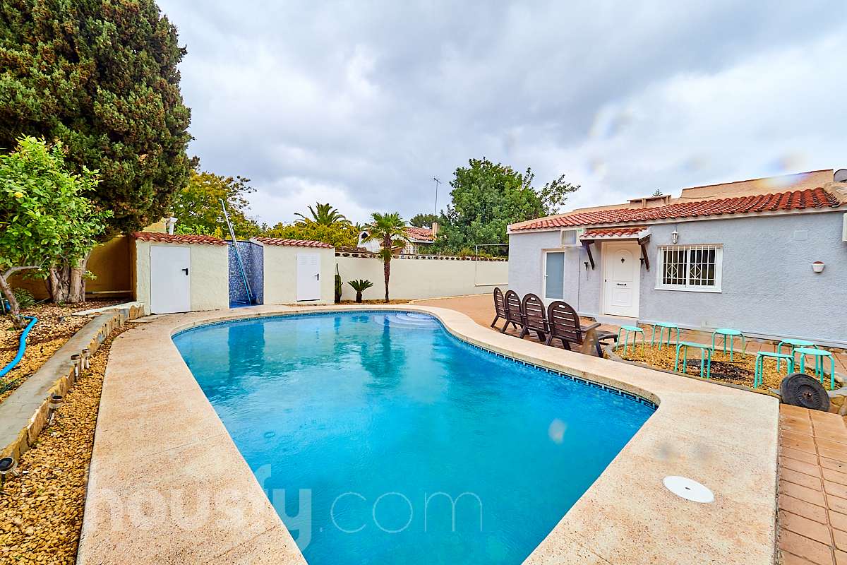 Casa en venta en Carrer Jacint, Colonia Escandinavia-Cautivador, Alfaz del Pi