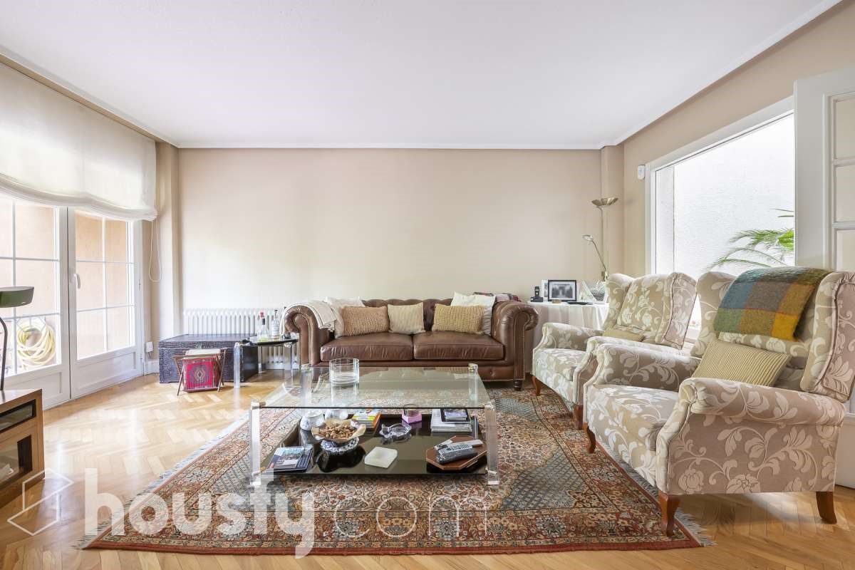 Casa en venta en Calle Benito Monfort, Barajas, Madrid