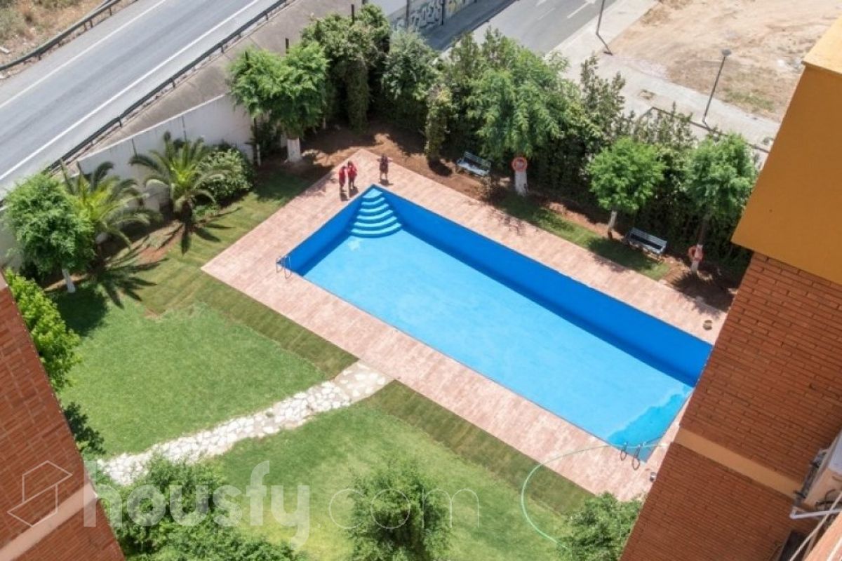Piso en venta en Calle Santa Isabel, Cerro Amate, Sevilla