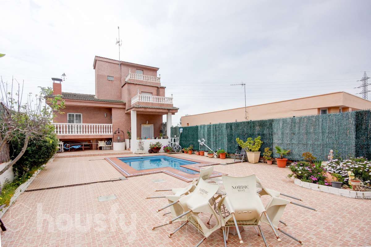 Casa en venta en Carrer d'Agost, Nord, Vilanova i la Geltrú