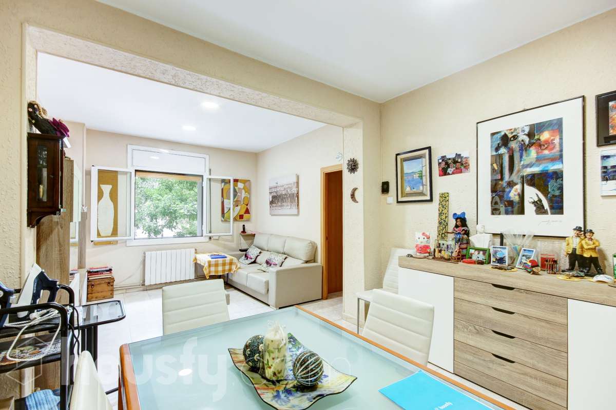 Piso en venta en Avinguda dels Quinze, Nou Barris, Barcelona