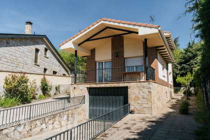 Casas en venta en Miraflores de la Sierra