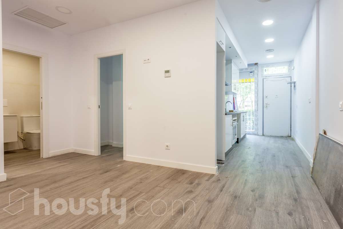 Bajo en venta en Avenida Cerro Prieto, Este, Móstoles
