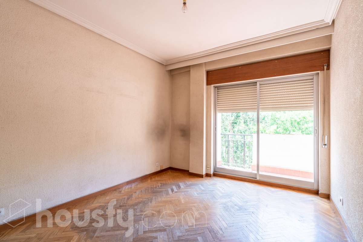Piso en venta en Calle Rafael Finat, Latina, Madrid