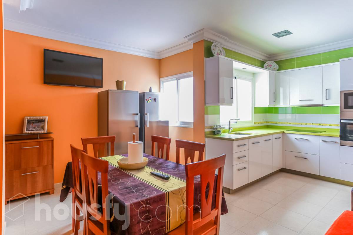 Piso en venta en Calle Ramón y Cajal, Ingenio, Ingenio