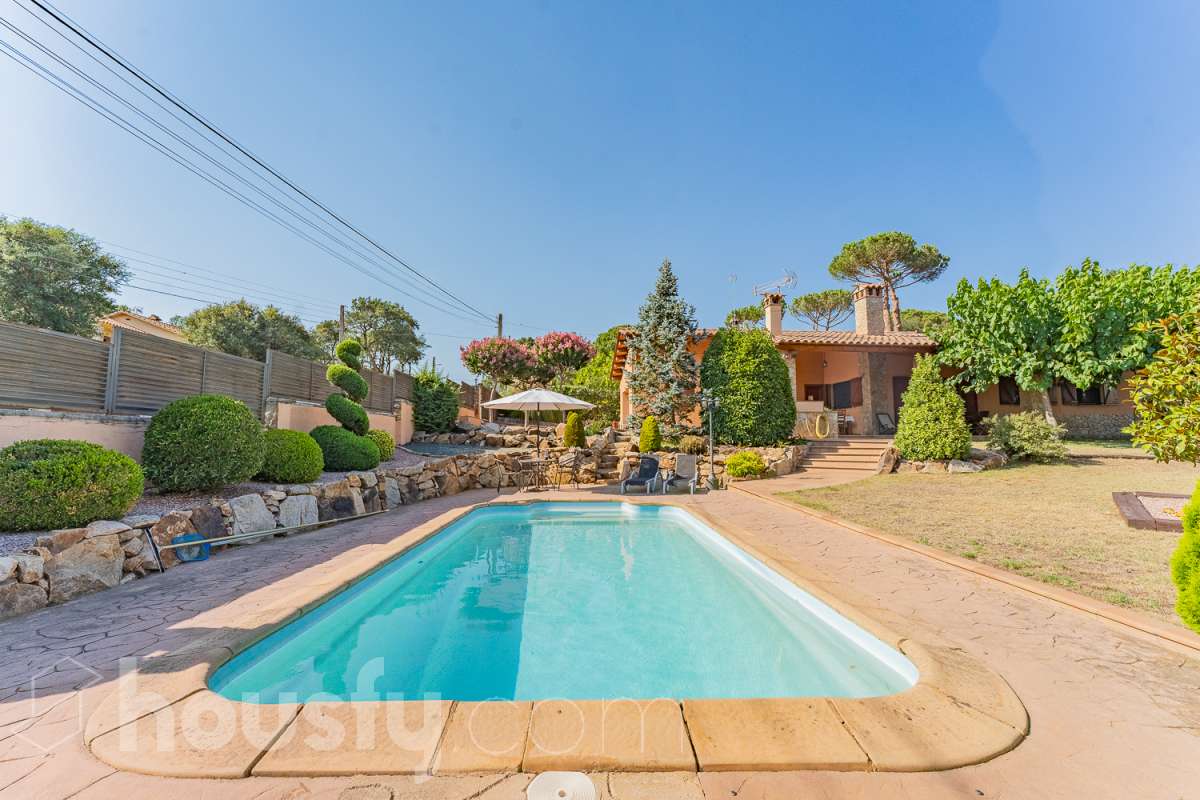 Casa en venta en Verge de Montserrat. Urb. Can Carbonell, Caldes de Malavella