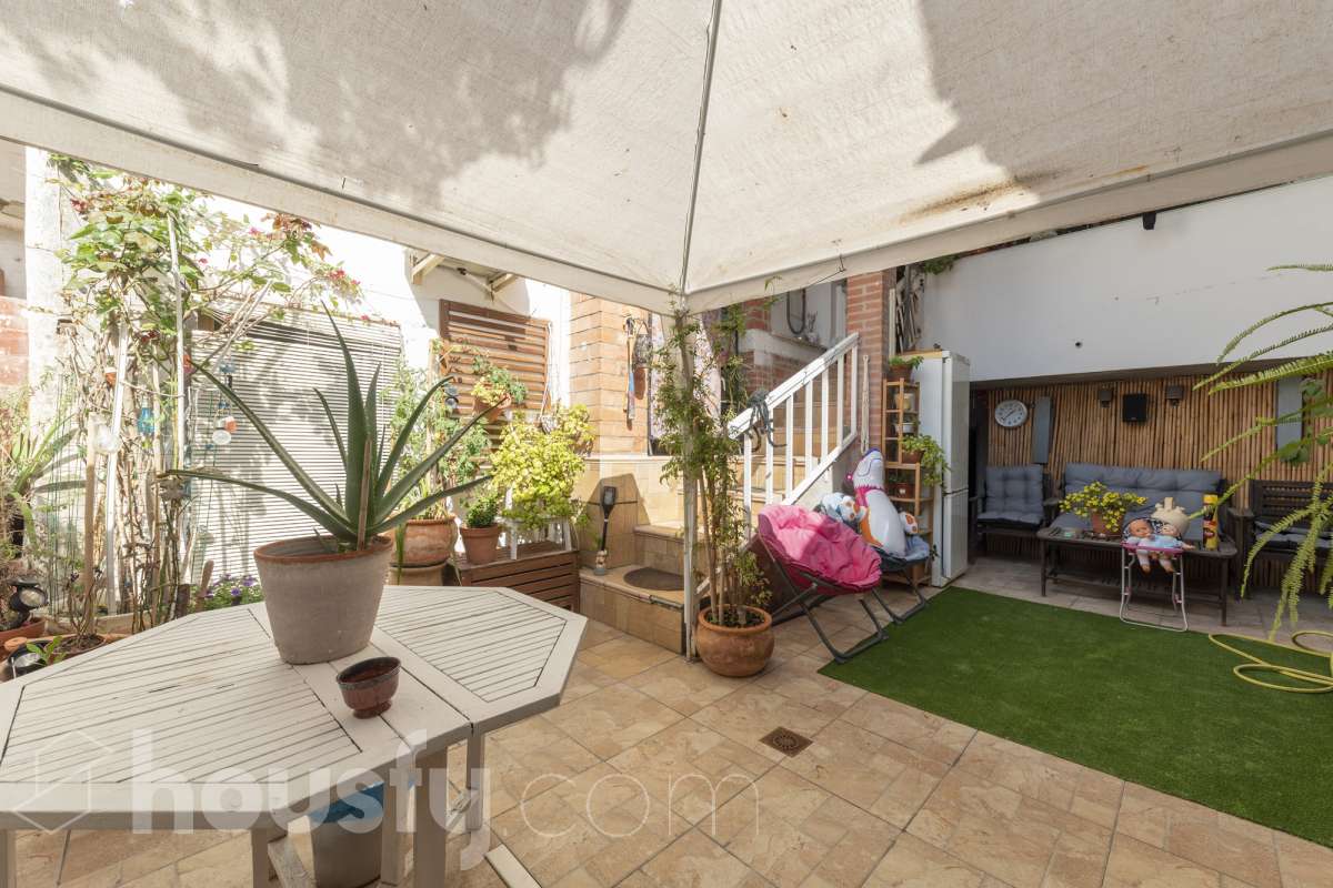 Bajo en venta en Carrer de F. Pi i Margall, Bobiles - Diagonal - Les Colomeres, Gavà