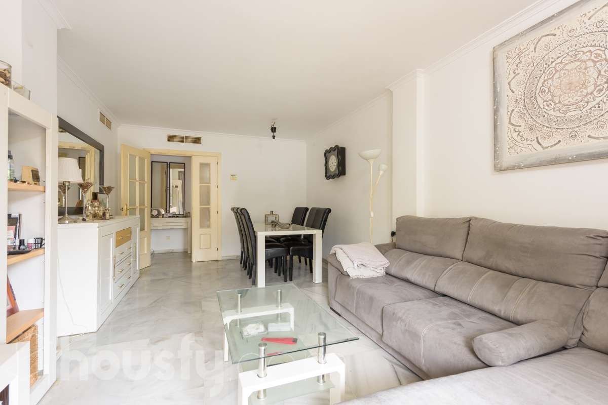 Piso en venta en Avenida Cánovas del Castillo, Marbella Pueblo, Marbella