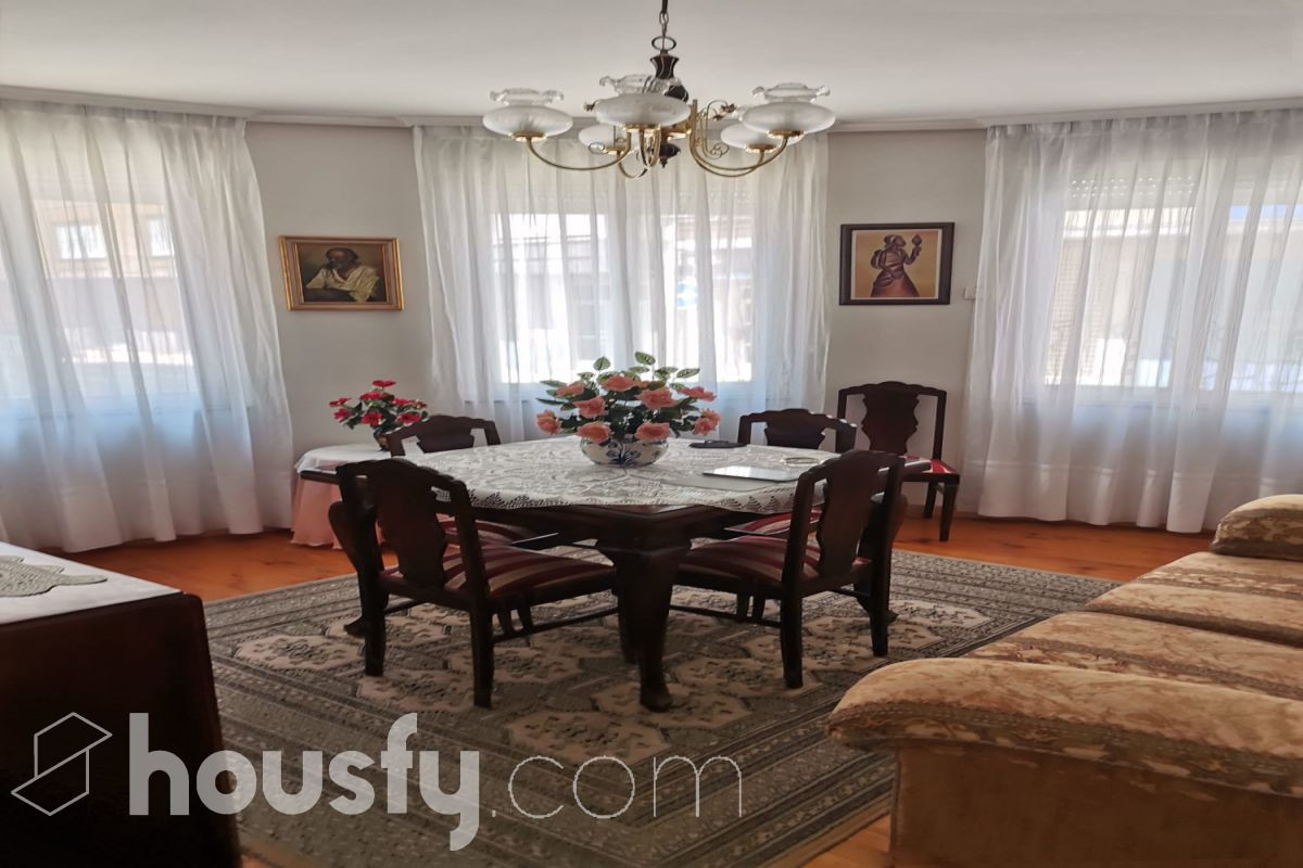 Bajo en venta en Travesía Campo de la Cruz, Zona Alta, Ponferrada