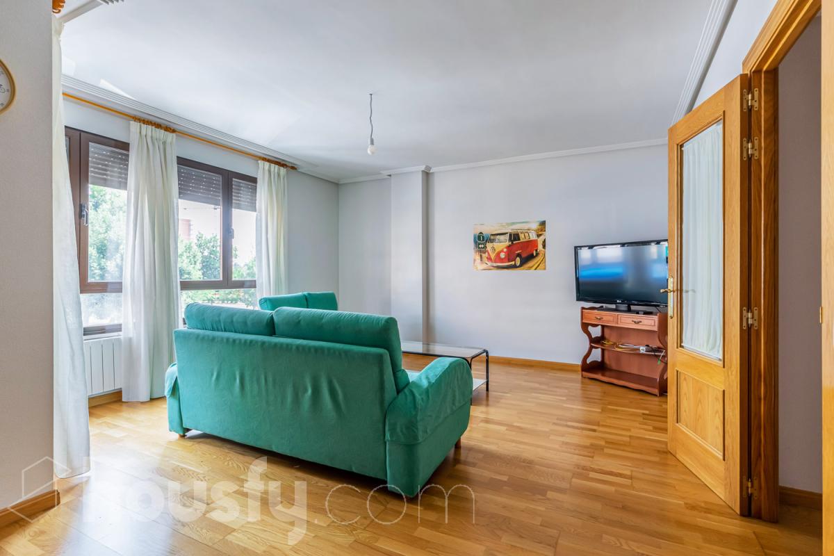 Piso en venta en Calle Vegamián, San Mamés- La Palomera, León