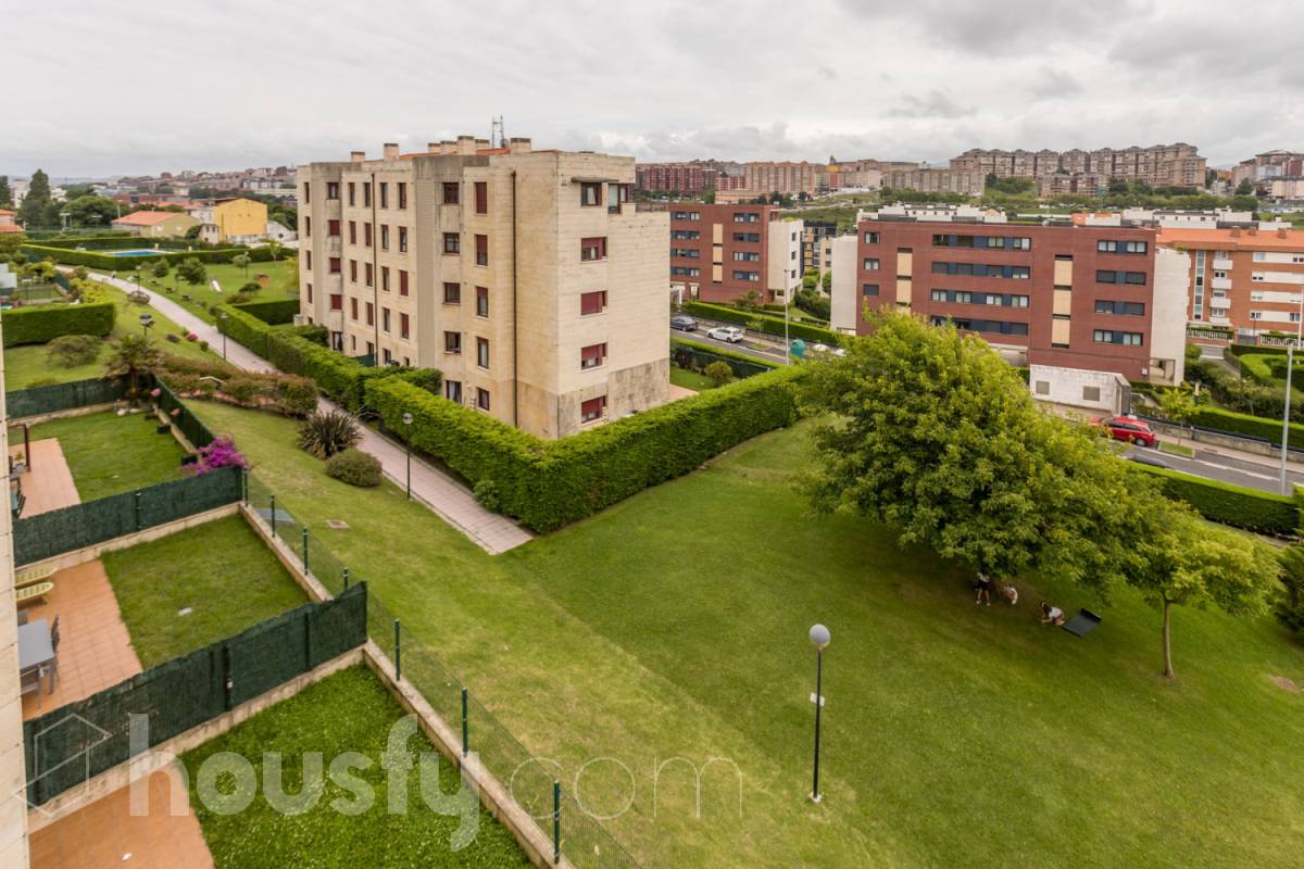 Piso en venta en CALLE CLARA CAMPOAMOR, Valdenoja - La Pereda, Santander
