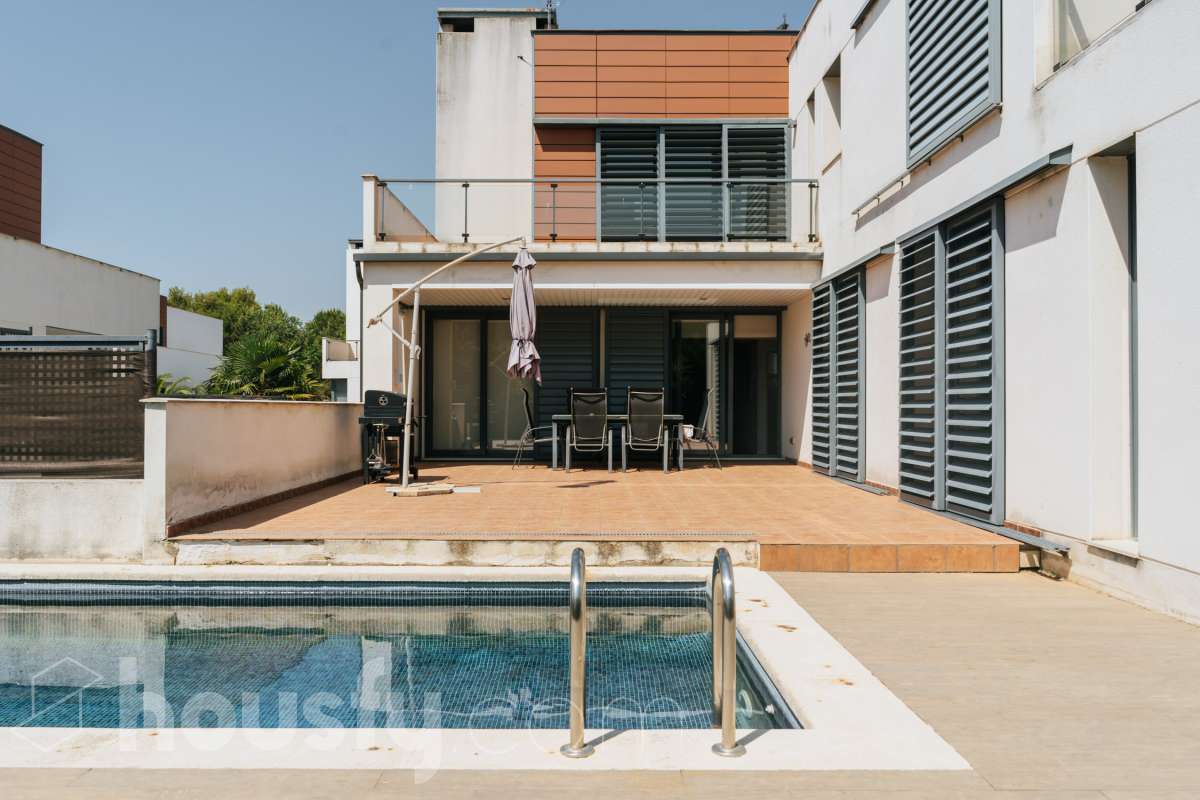 Casa en venta en Calle Playa de Castro Urdiales, Valdecabaña, Boadilla del Monte