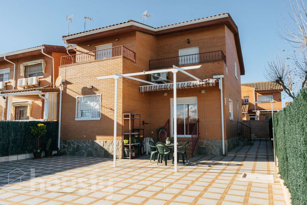 Casa en venta en Calle Francisco Rodríguez Fernández, Villa del Prado