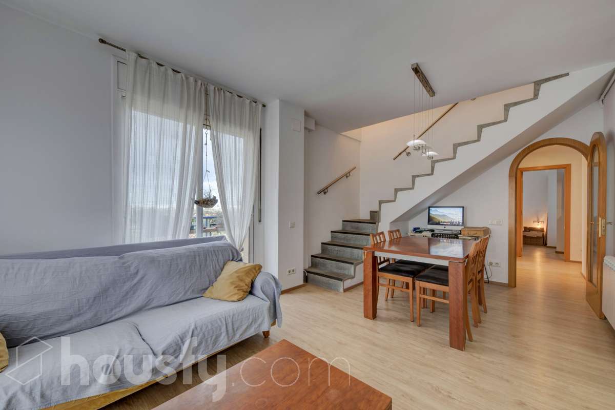 Duplex en venta en Carrer d'Agustina d'Aragó, La Creu de Barberà - Avinguda - Eixample, Sabadell