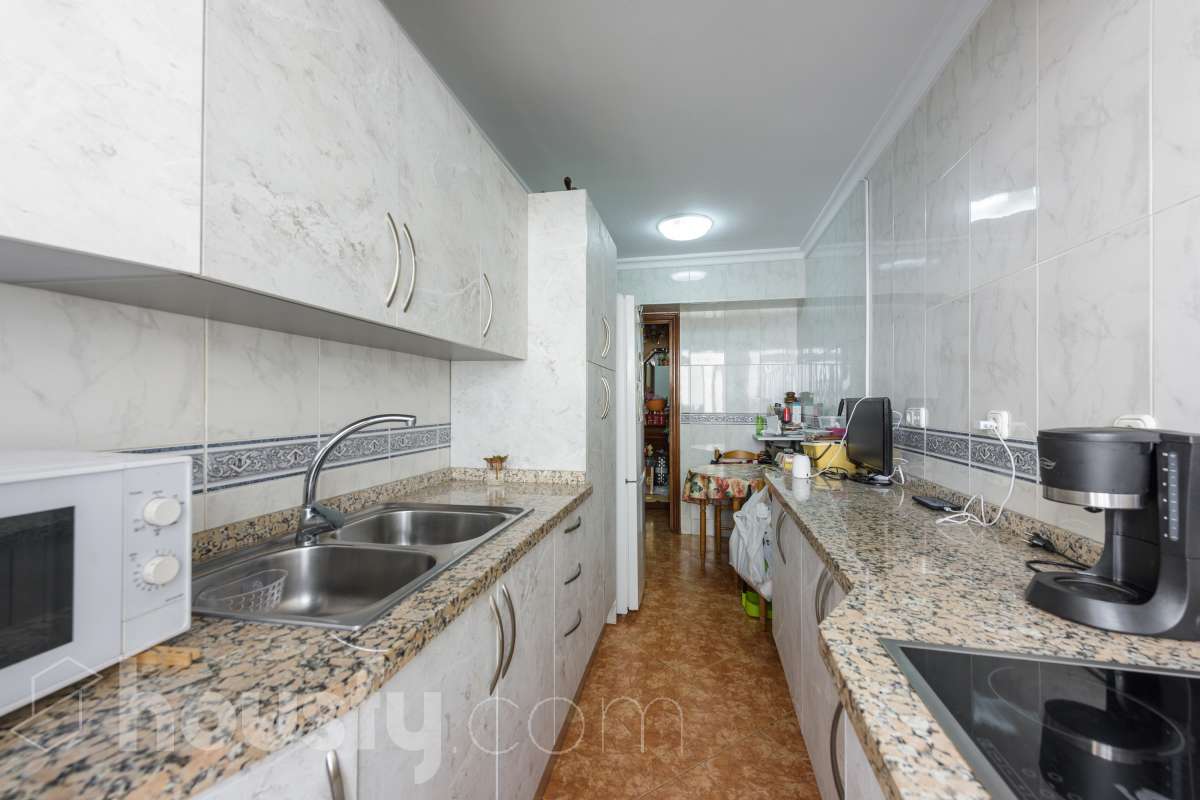 Piso en venta en Calle Cómpeta, Teatinos, Málaga