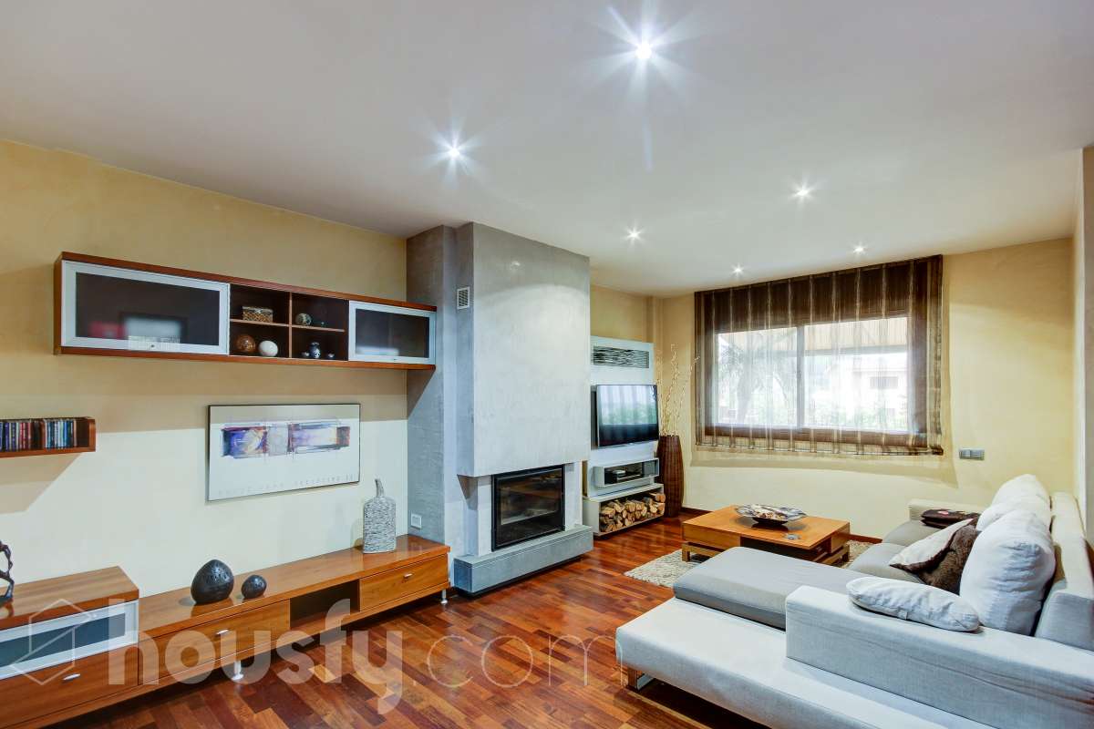 Casa en venta en Passatge Aneto, Sant esteve Sesrovires