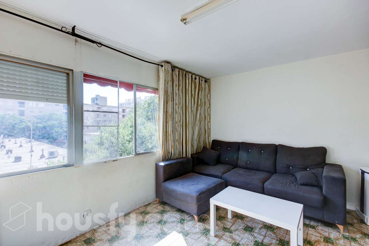 Piso en venta en CL NARBONA, Sant Martí, Barcelona