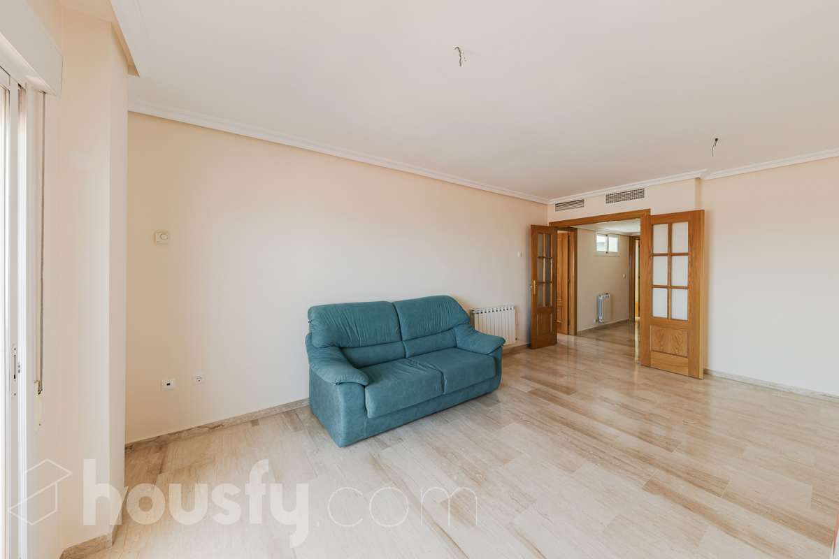 Piso en alquiler en Calle Juanito Valderrama, Santa Isabel, Jaén