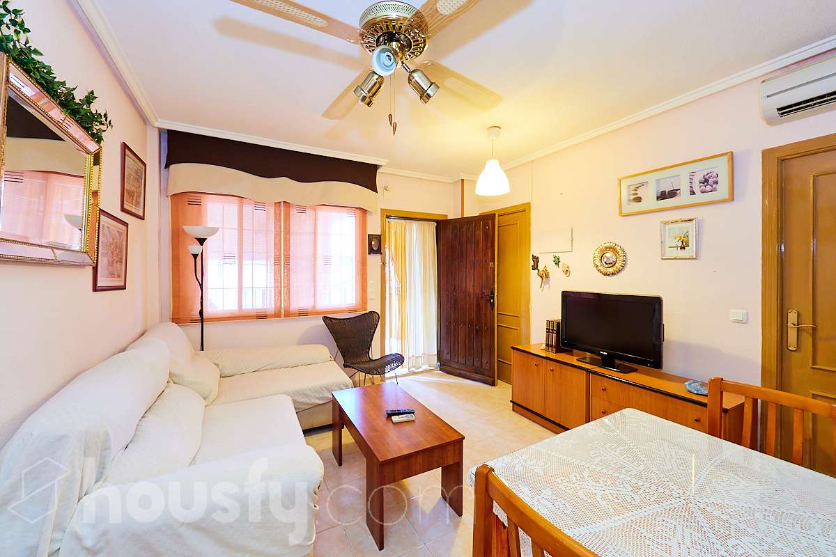 Bajo en venta en Calle Maestro Quino, El Acequión - Los Náufragos, Torrevieja