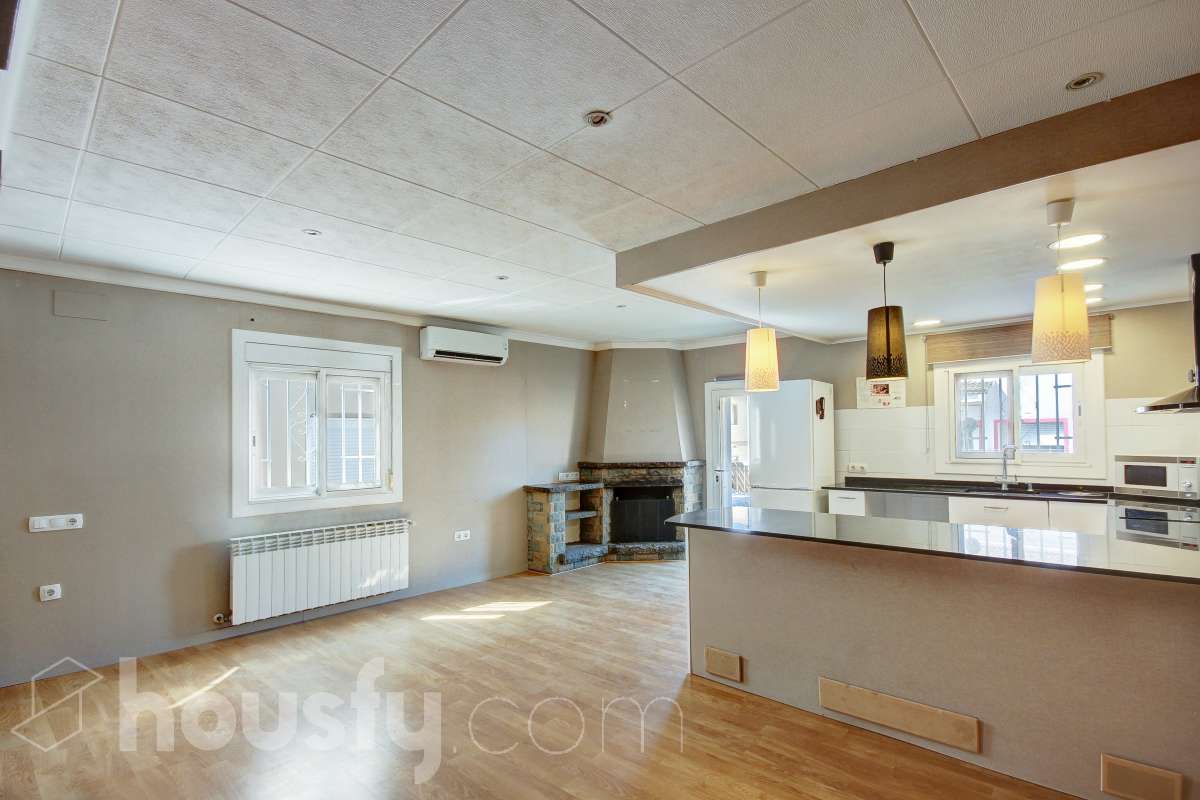 Piso en venta en Avinguda Setze, Santa Perpètua de Mogoda