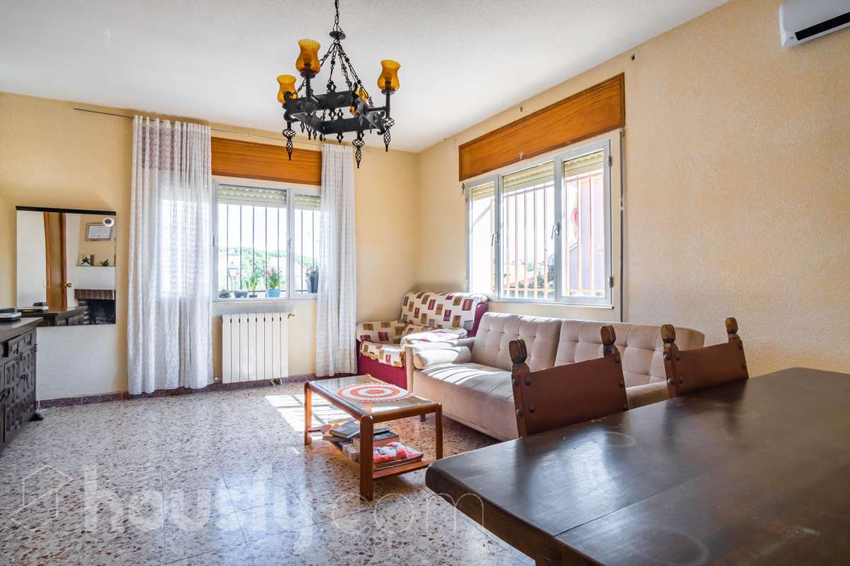 Casa en venta en Calle de los Mártires de Camarma, Camarma de Esteruelas