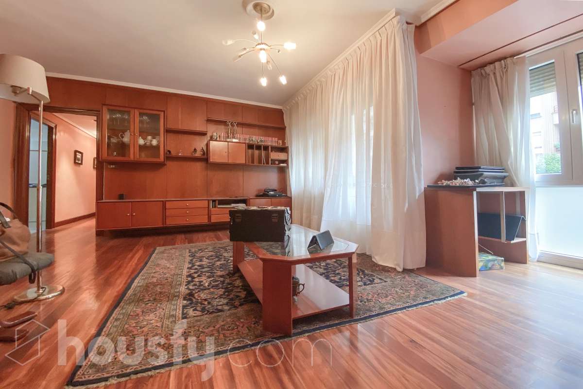 Piso en venta en Pintor Jose Arrue Kalea, Llodio