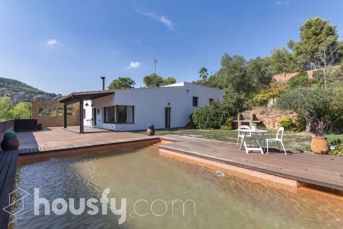 Casa en alquiler en Avinguda dels Païssos Catalans, Vallirana