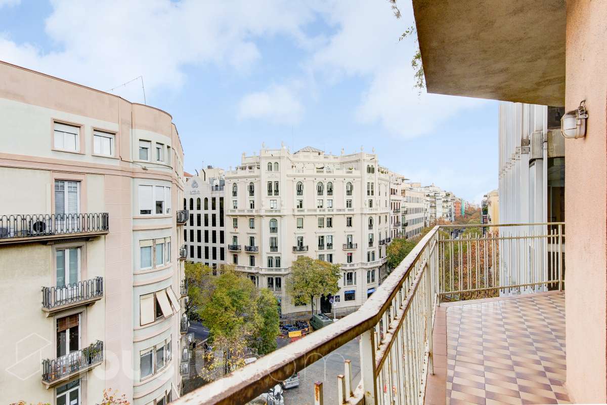 Piso en venta en CONSELL DE CENT, Eixample, Barcelona