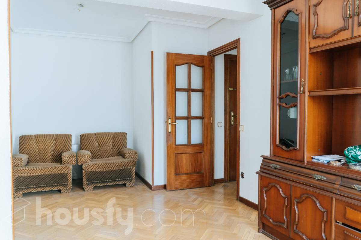 Piso en venta en Calle del General Millán Astray, Latina, Madrid